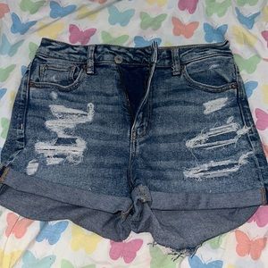 American Eagle denim mom jean shorts! Size 4 stretchy!